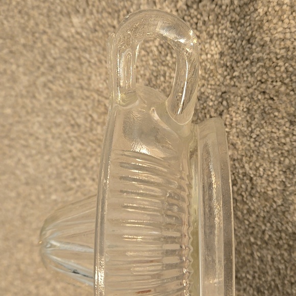 Vintage 1930’s Anchor Hocking Reamer/Citrus Juicer with Ribbed Handle and Spout - Picture 5 of 5